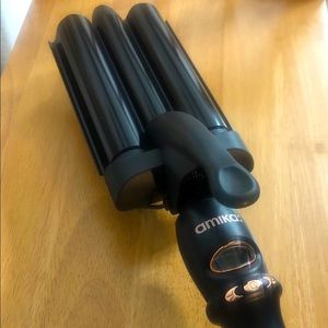 Amika High Tide Deep Wave Hair Crimper